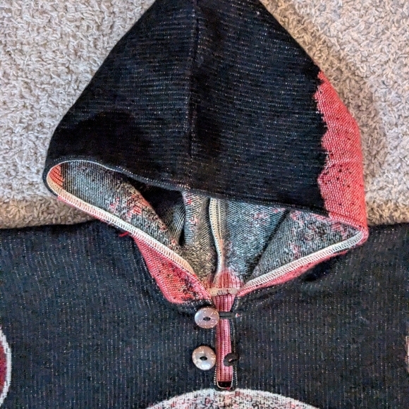 Poncho - Picture 3 of 4